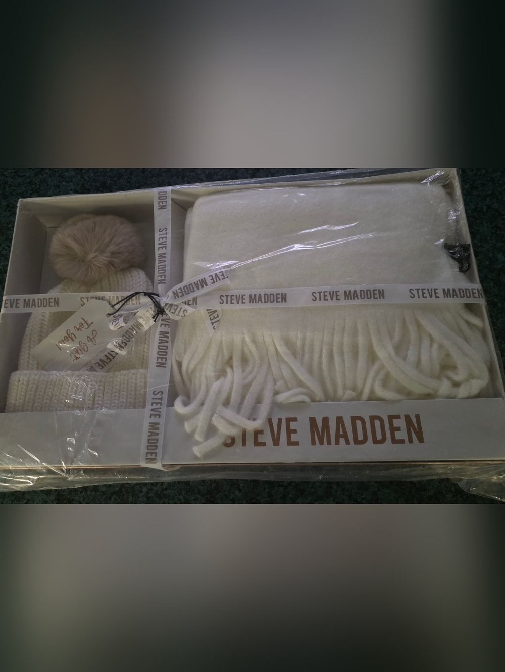 Steve Madden Cream Hat And Scarf Gift Set